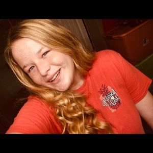 Meet your Posher, Chloe